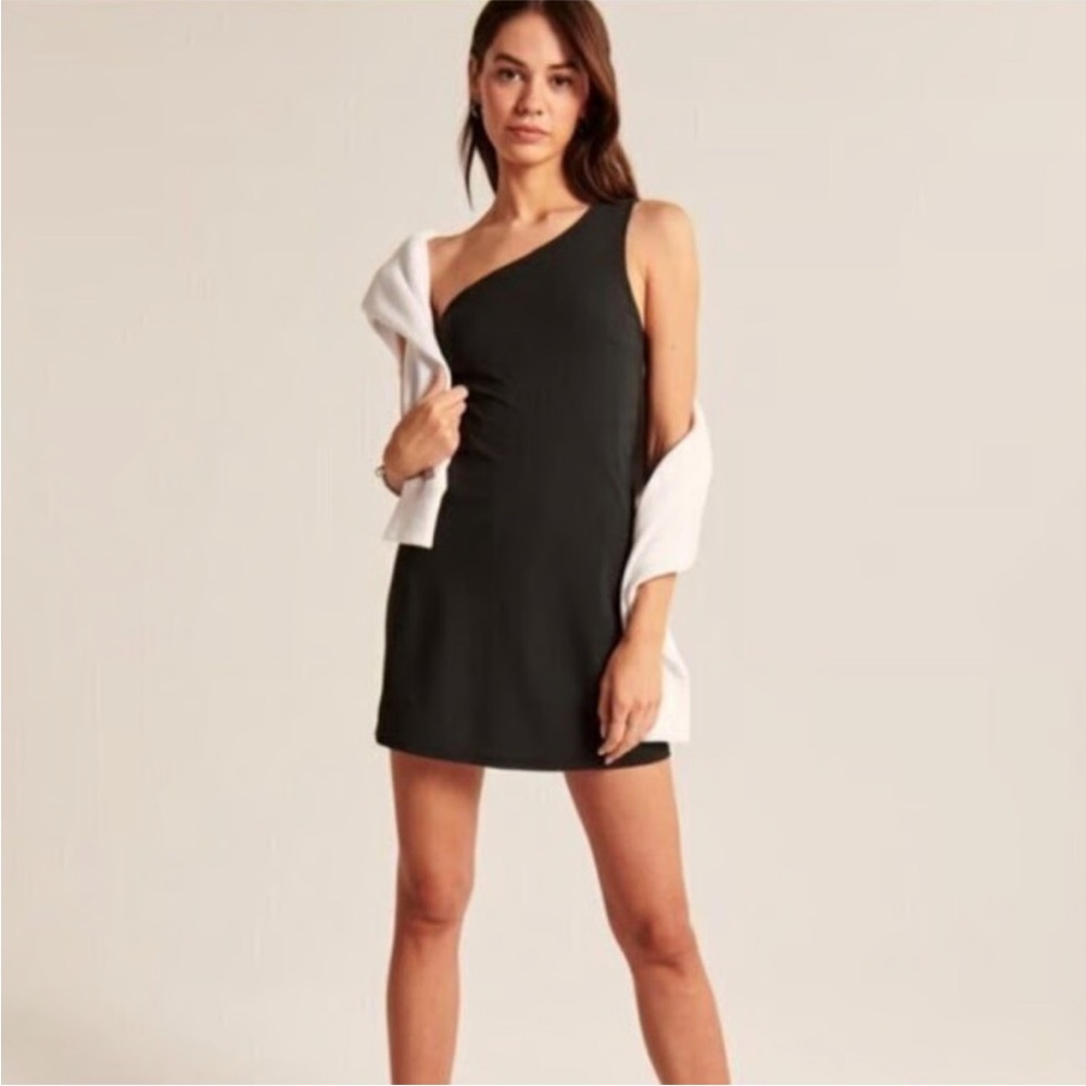 Abercrombie One-Shoulder Traveler Workout Dress with built in shorts